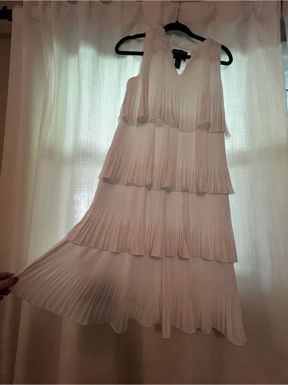 Frank Lyman Tiered Pleat Effect
Dress White Ruffle Size 6 Bridal Shower - Picture 7 of 10
